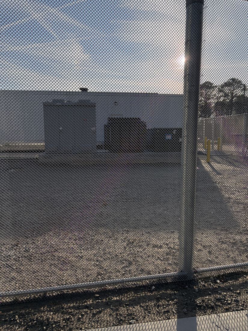 Anti-climb mini-mesh chain link security fence