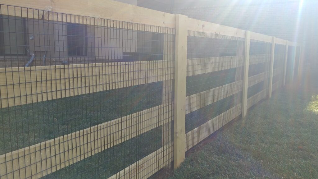 4 Rail Ranch Rail Fence with Pool Compliant Wire